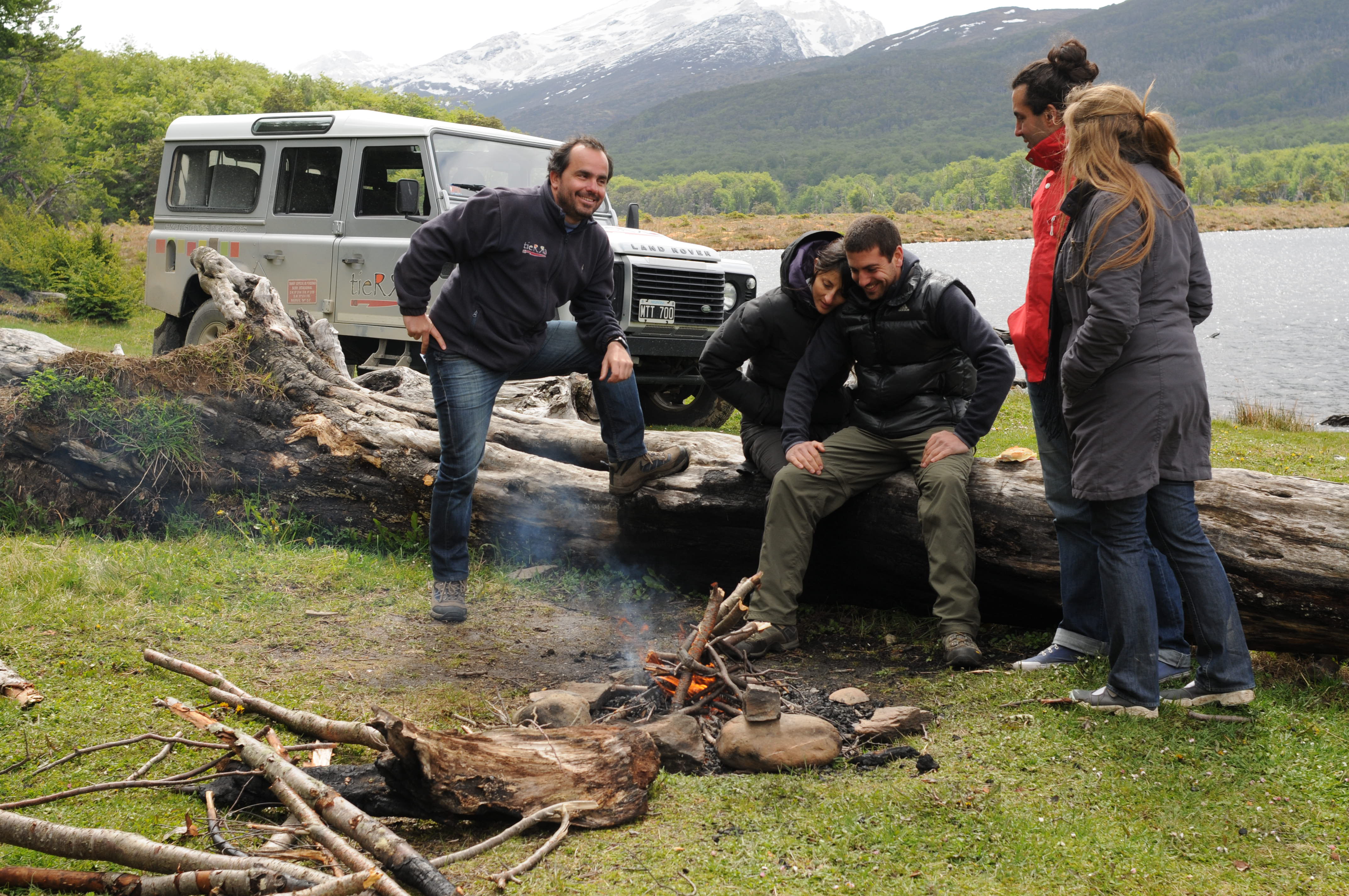 Sharing some moments around an open fire, in the Península Mitre